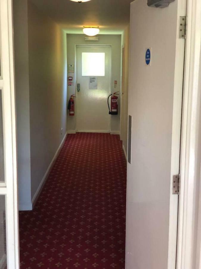 The Holroyd Arms Hotel Guildford Eksteriør billede