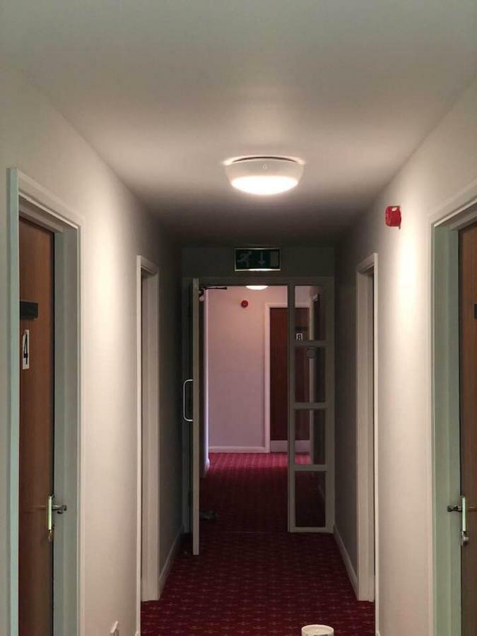 The Holroyd Arms Hotel Guildford Eksteriør billede